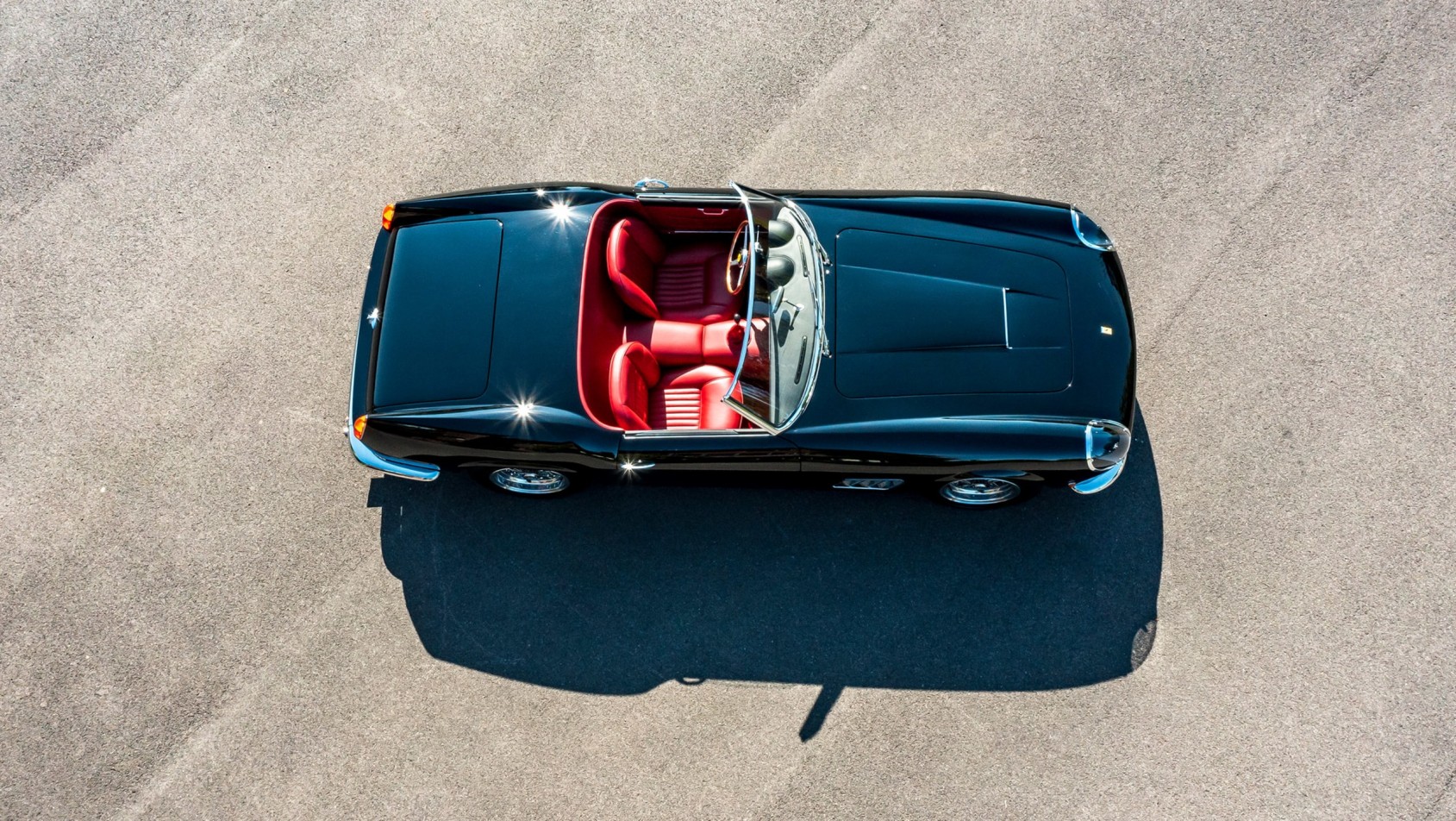 Ferrari California Spider Revival z lotu ptaka