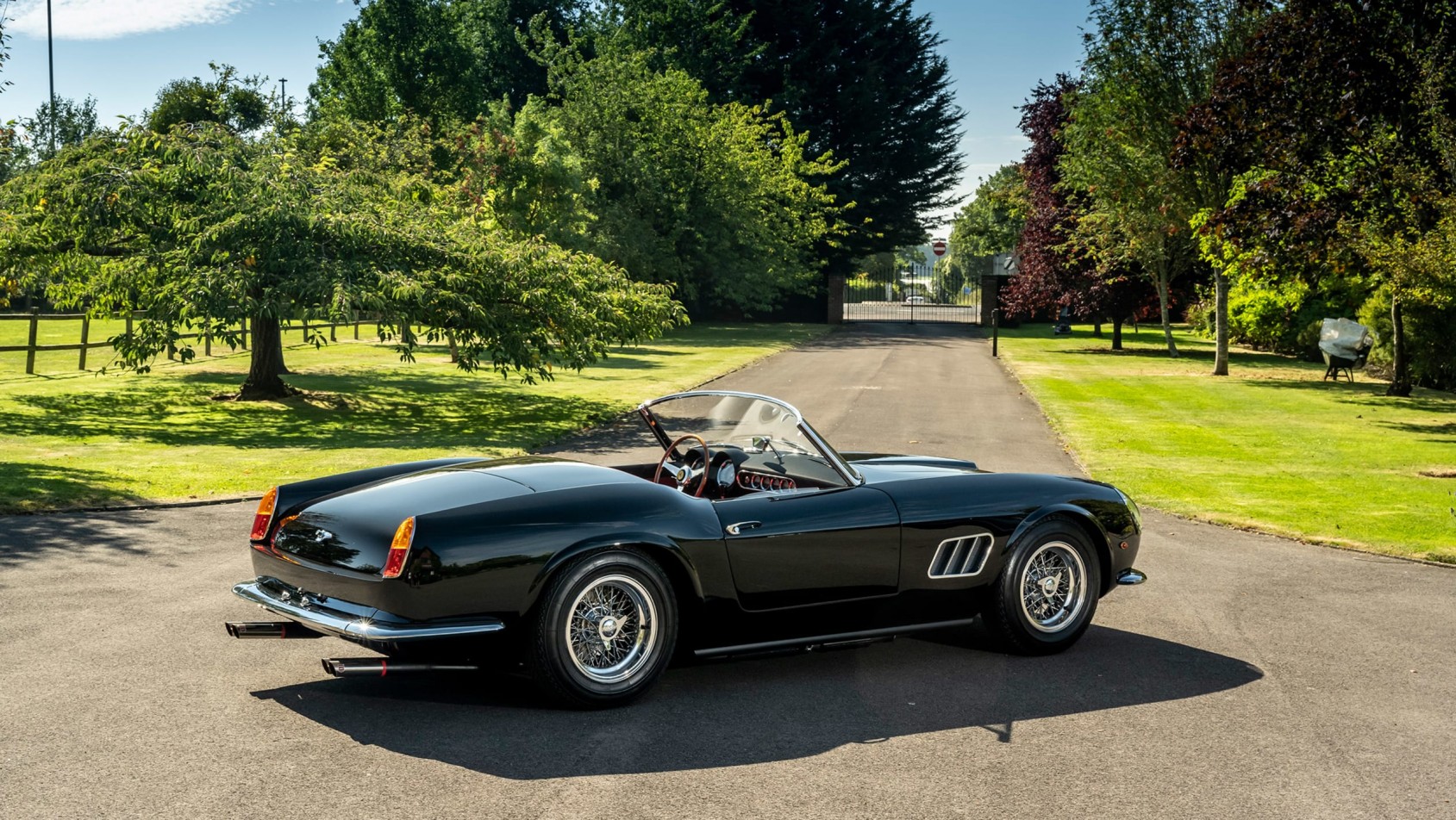 Ferrari California Spider Revival bokiem