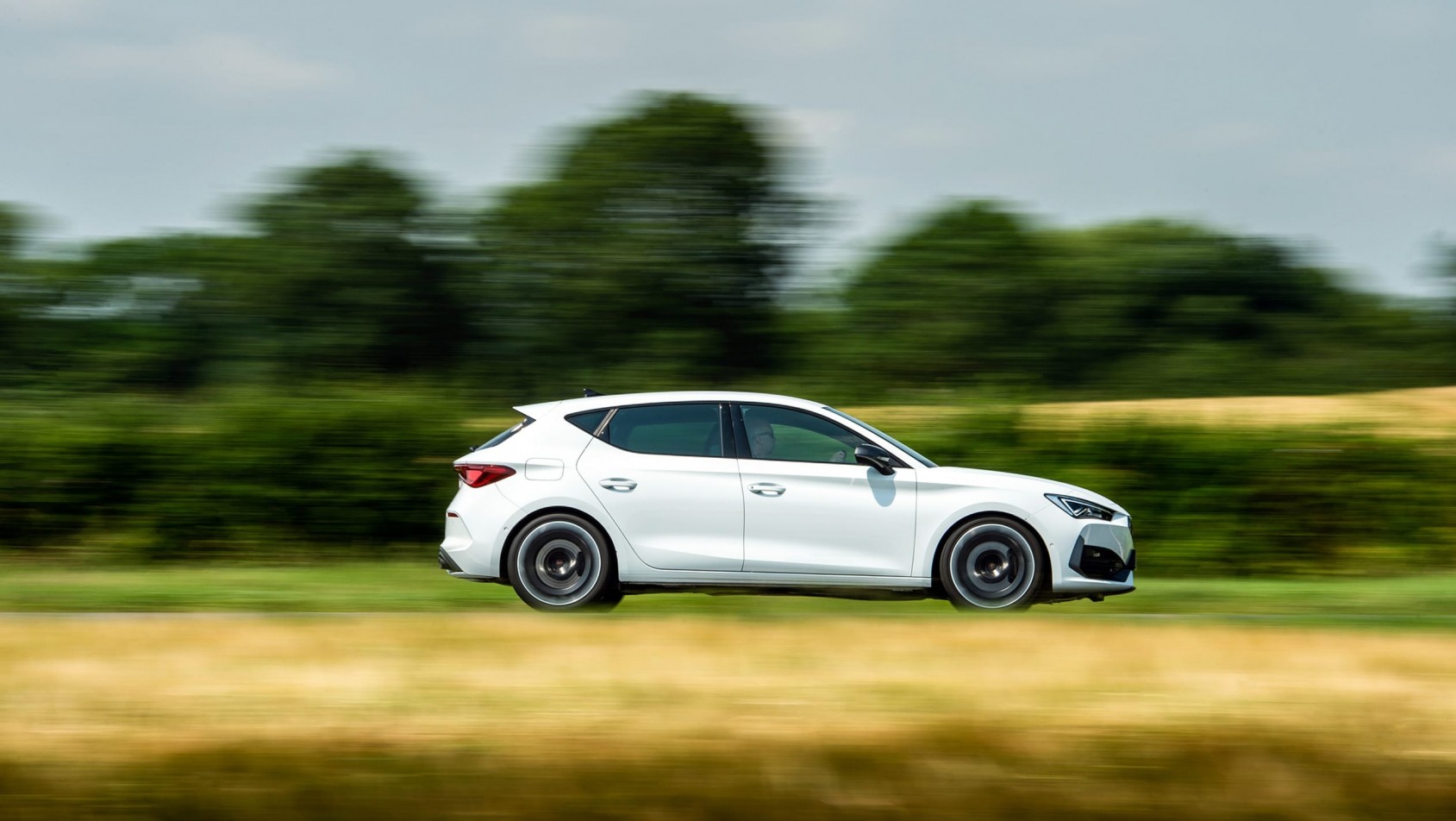 Cupra Leon 300 w ruchu