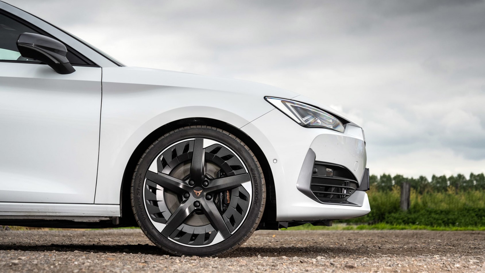 Cupra Leon 300 2021 przednia oś