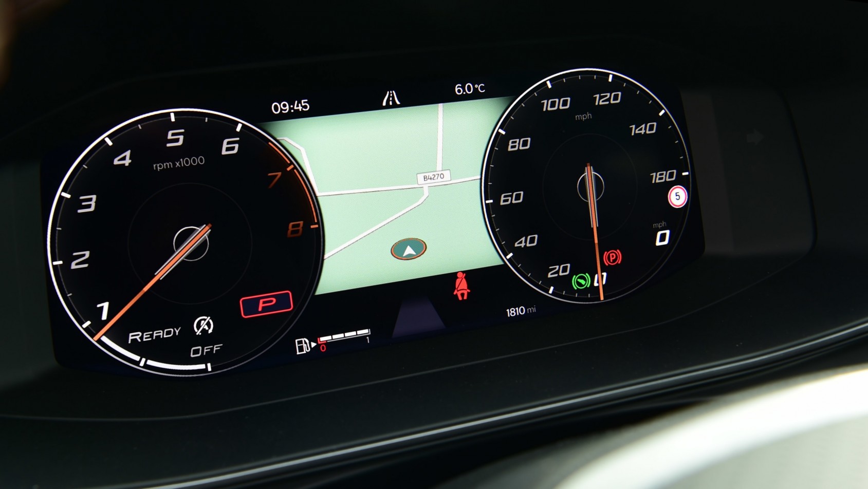 Cupra Leon 300 2021 kokpit