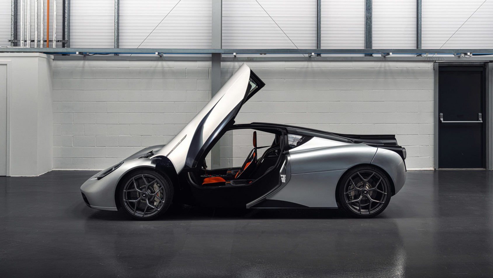 GMA T.50 profil lewy