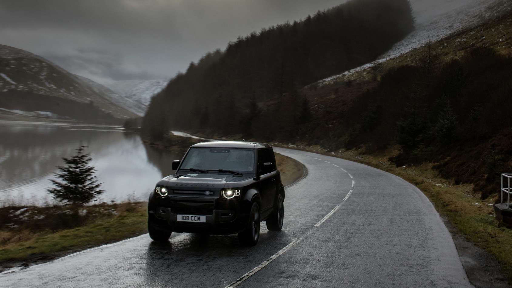 Land Rover Defender V8