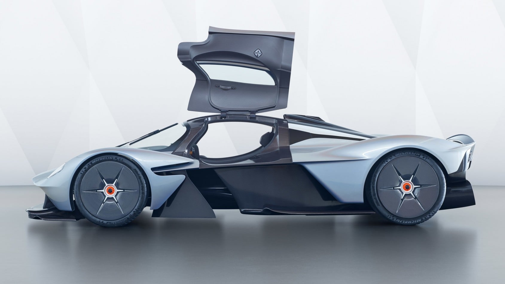 aston-martin-valkyrie_18