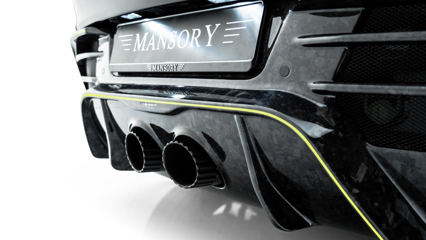 Mansory Aston Martin DBX-8
