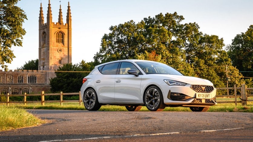Cupra Leon 300 2021 - nieoznakowany hothatch do zadań specjalnych Cupra Leon 300 2021