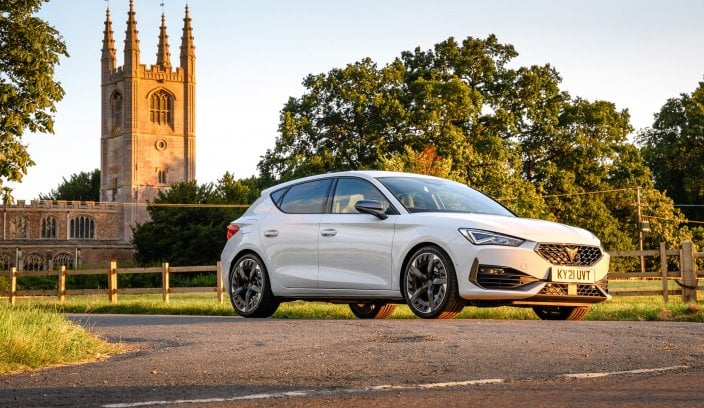 Cupra Leon 300 2021 - nieoznakowany hothatch do zadań specjalnych Cupra Leon 300 2021