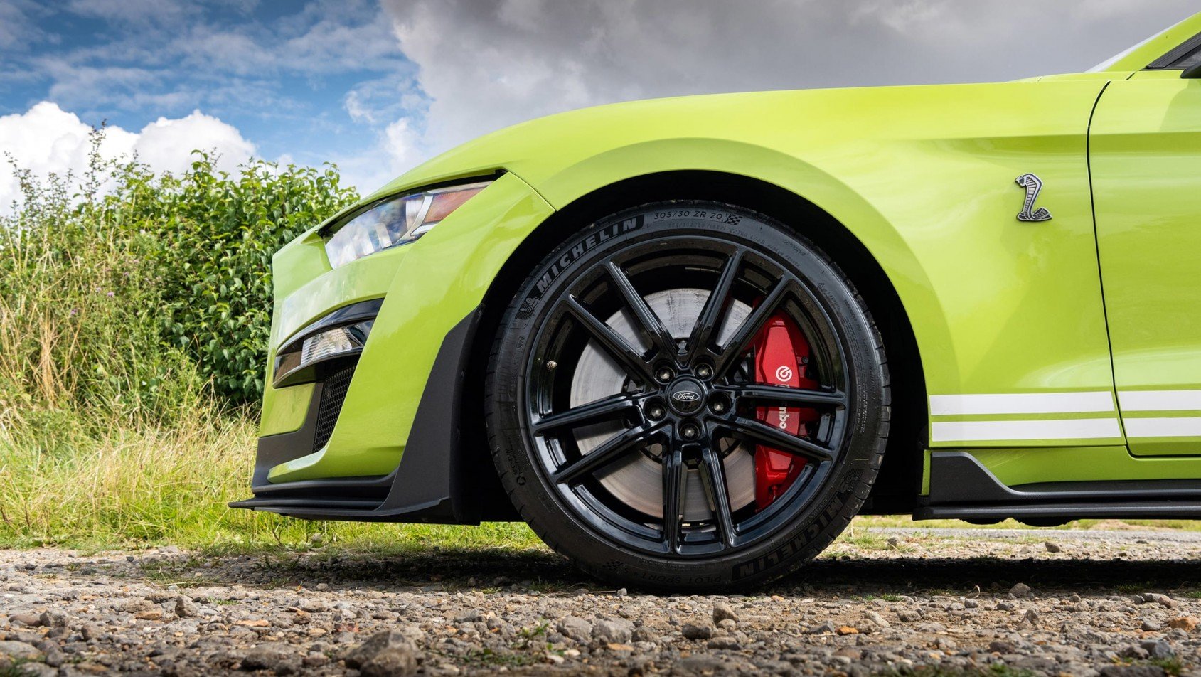 Ford Mustang Shelby GT500 - zaciski