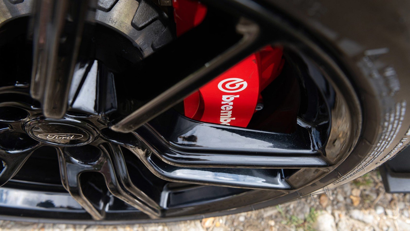 Ford Mustang Shelby GT500 - hamulce brembo