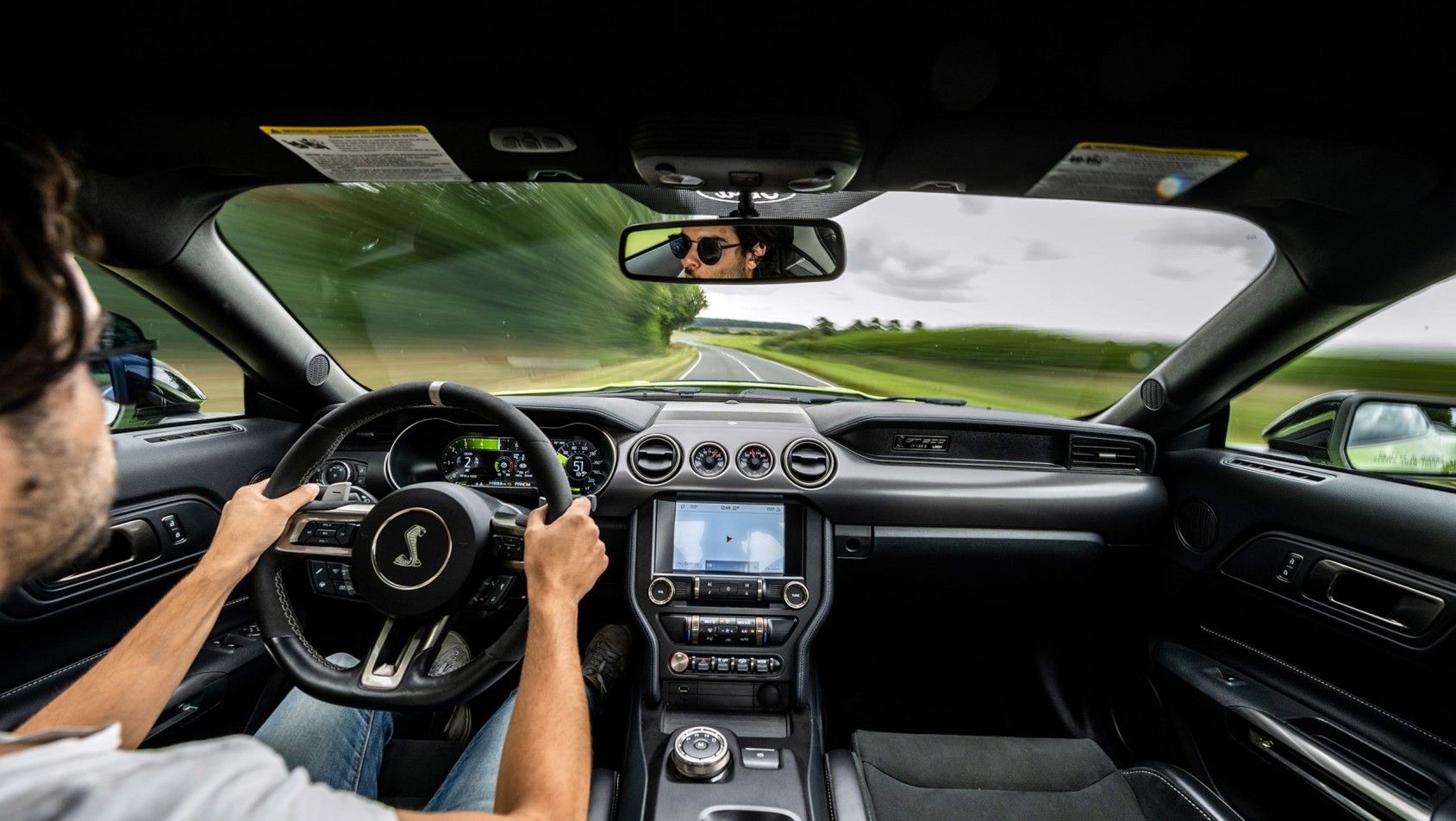 Ford GT 500 - przestronne wnętrze