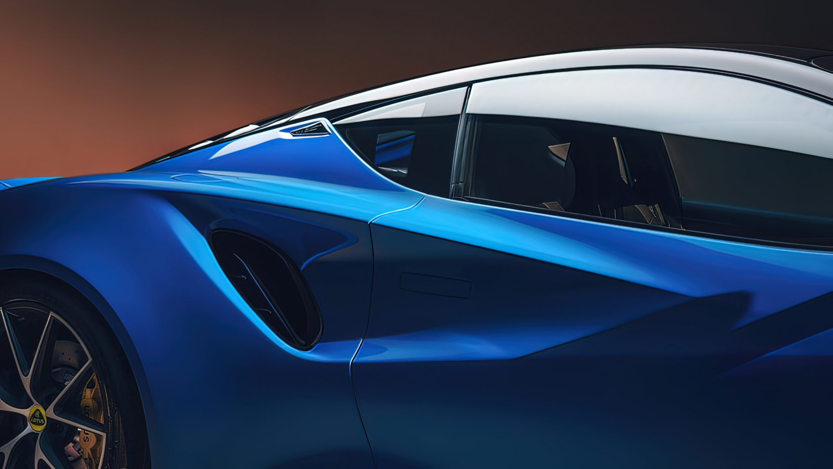 2022 Lotus Emira bok auta z wlotem