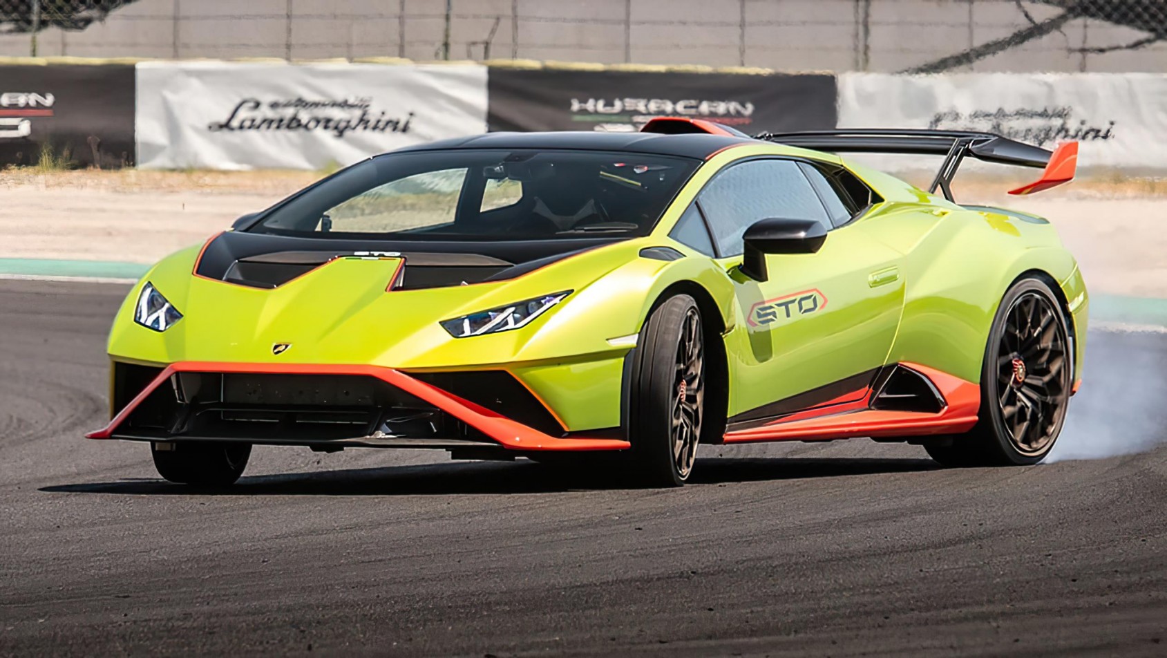 Lamborghini Huracán STO - przyśpiesza