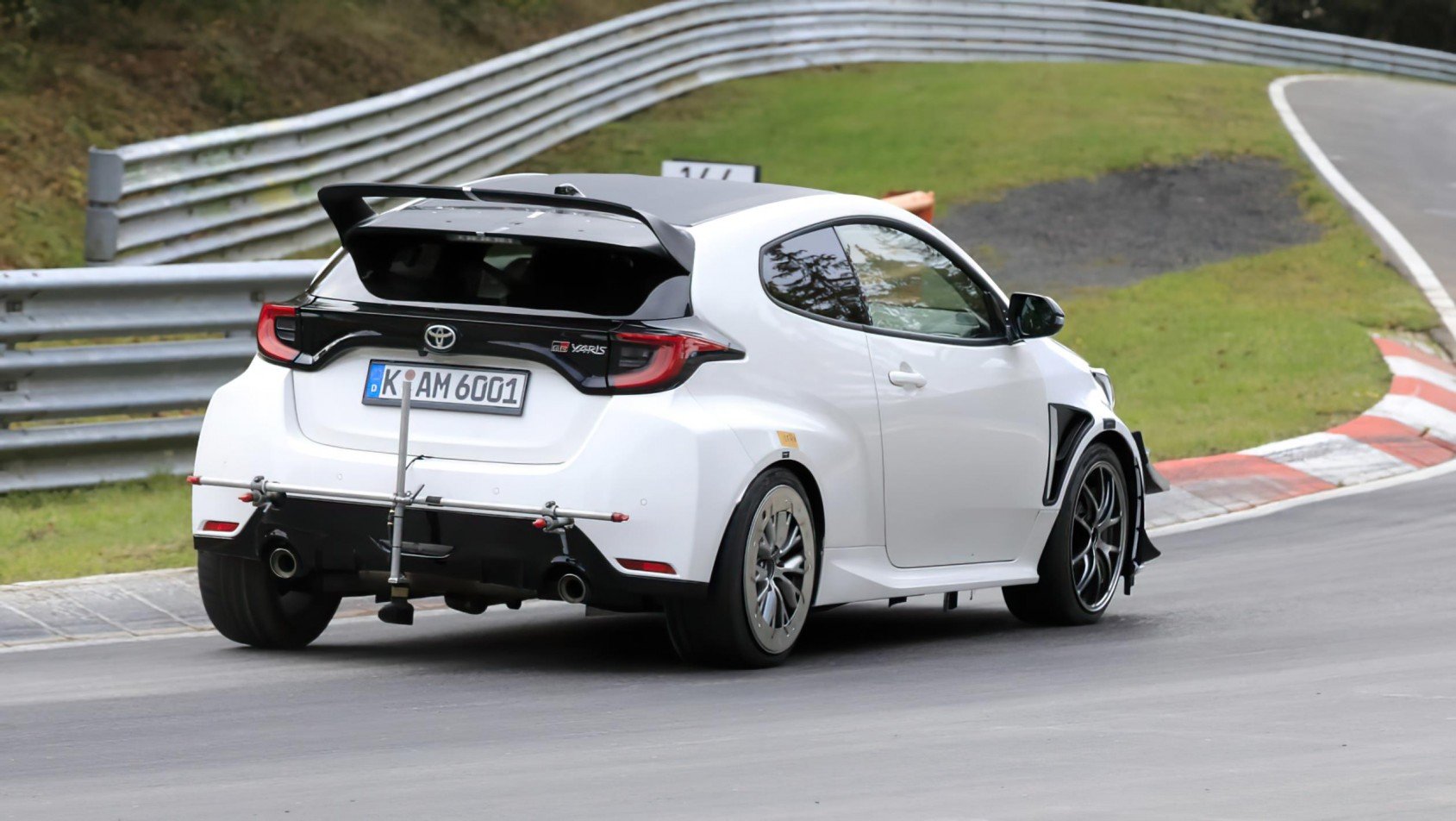 Toyota GR Yaris - tył 3