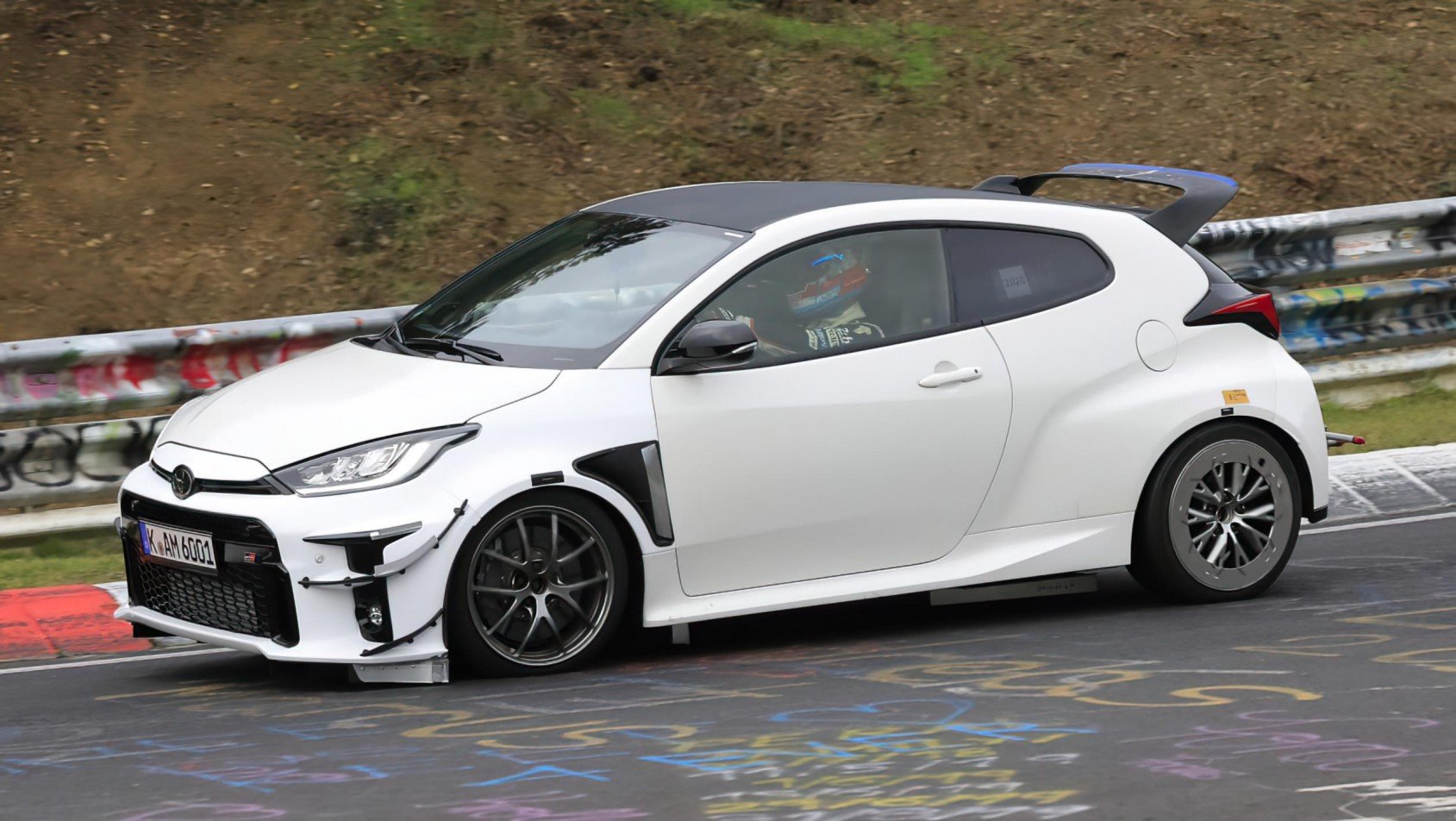 Toyota GR Yaris - bok 2