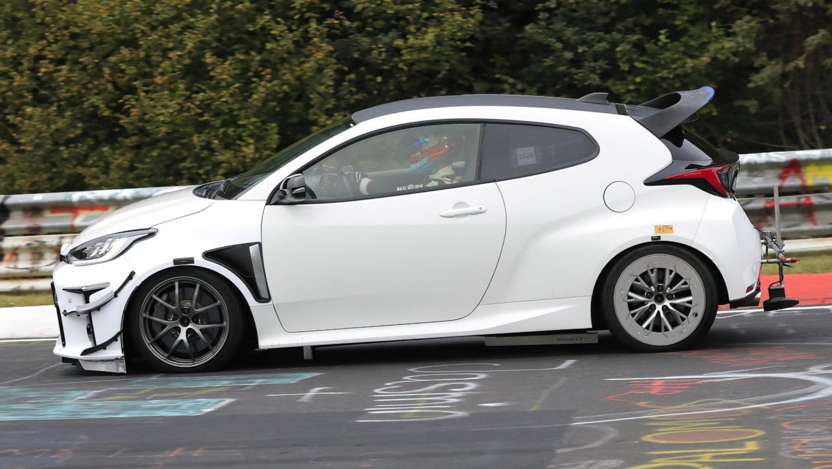 Toyota GR Yaris - bok