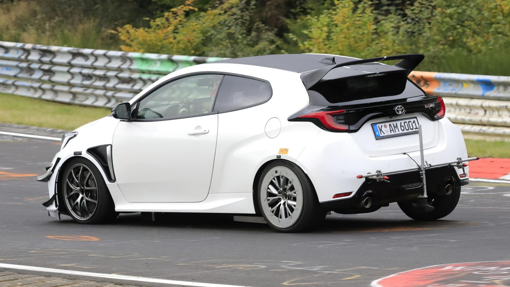 Toyota GR Yaris - tył 2