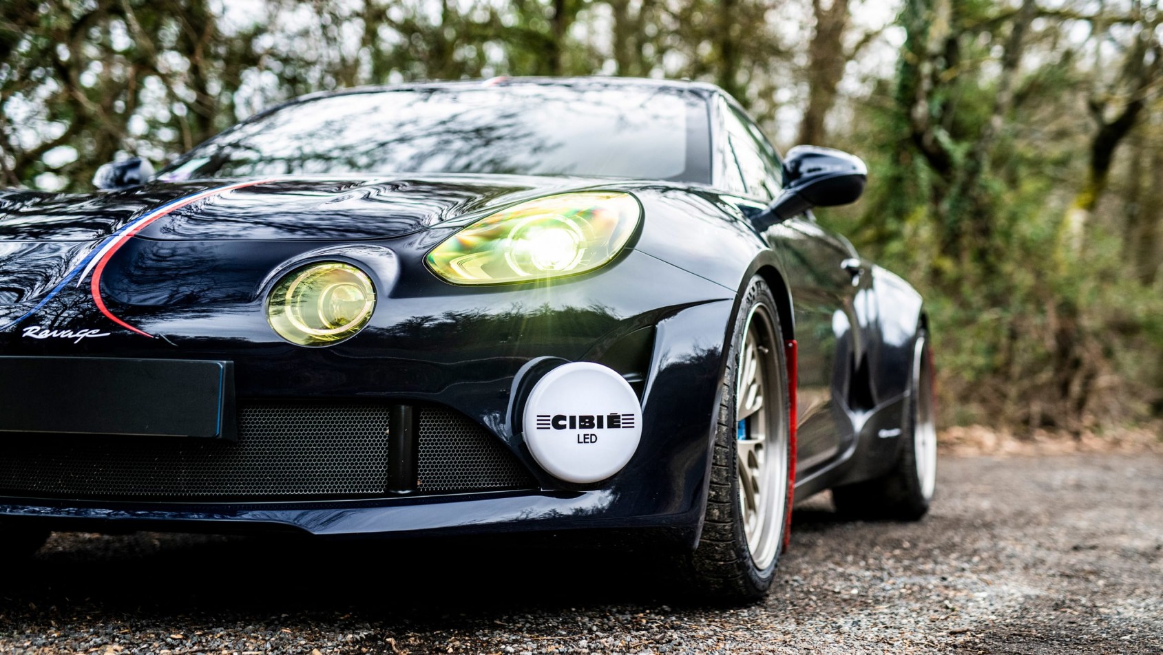 Alpine Ravage - żółte światła