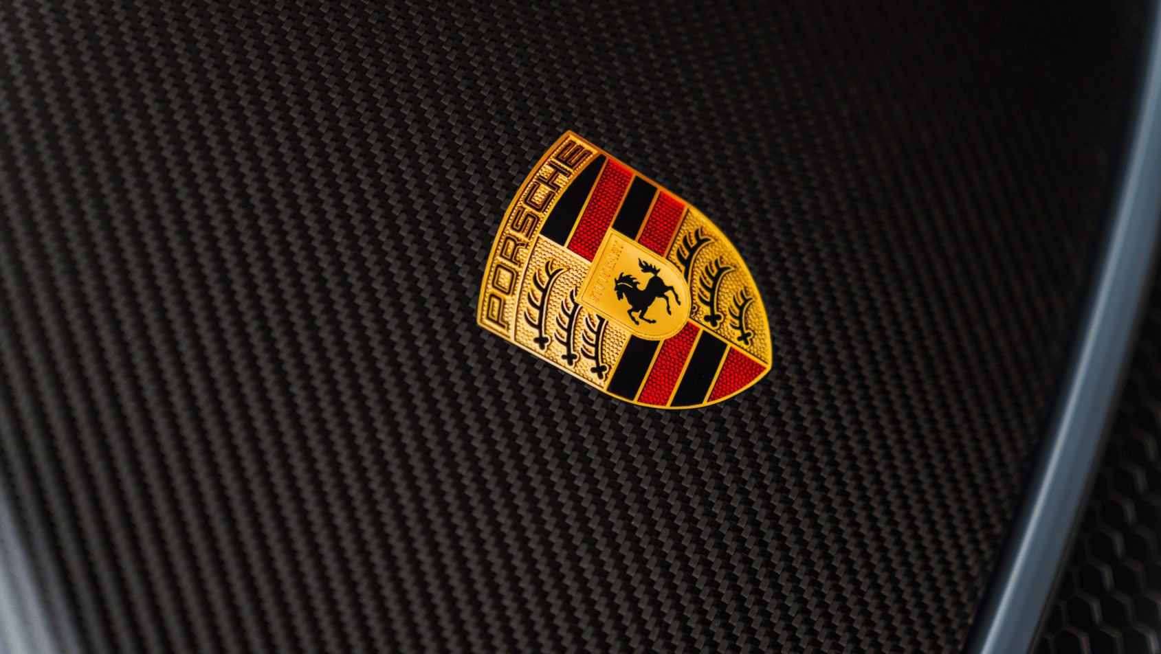 porsche-718-cayman-gt4-rs emblemat