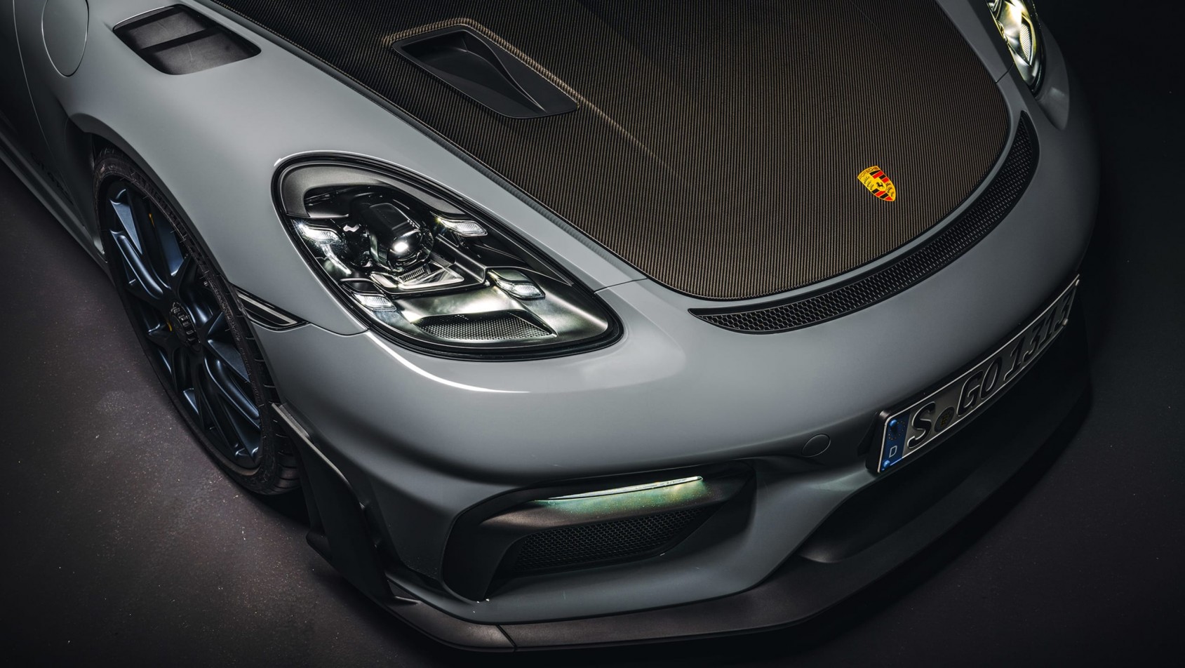 porsche-718-cayman-gt4-rs maska