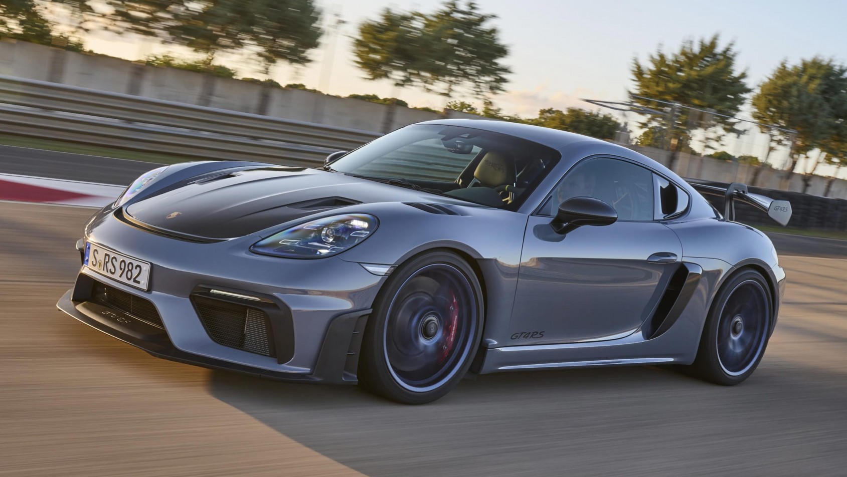 porsche-718-cayman-gt4-rs jazda po torze