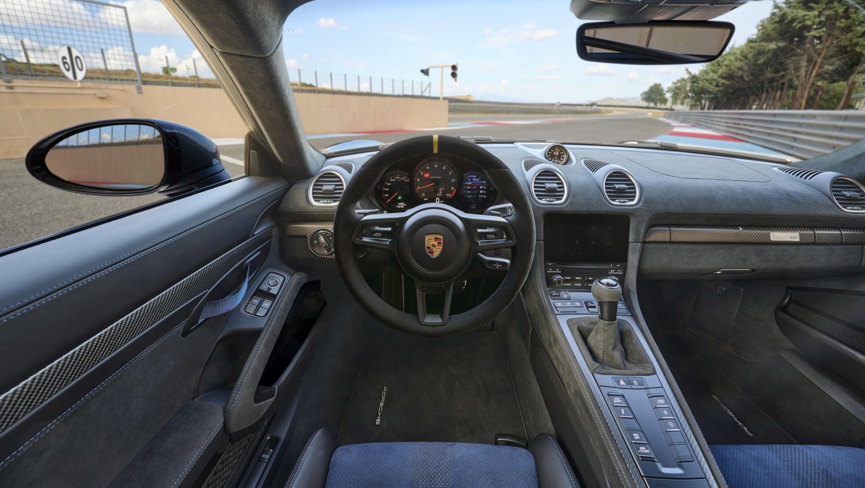 porsche-718-cayman-gt4-rs wnętrze widok kierowcy