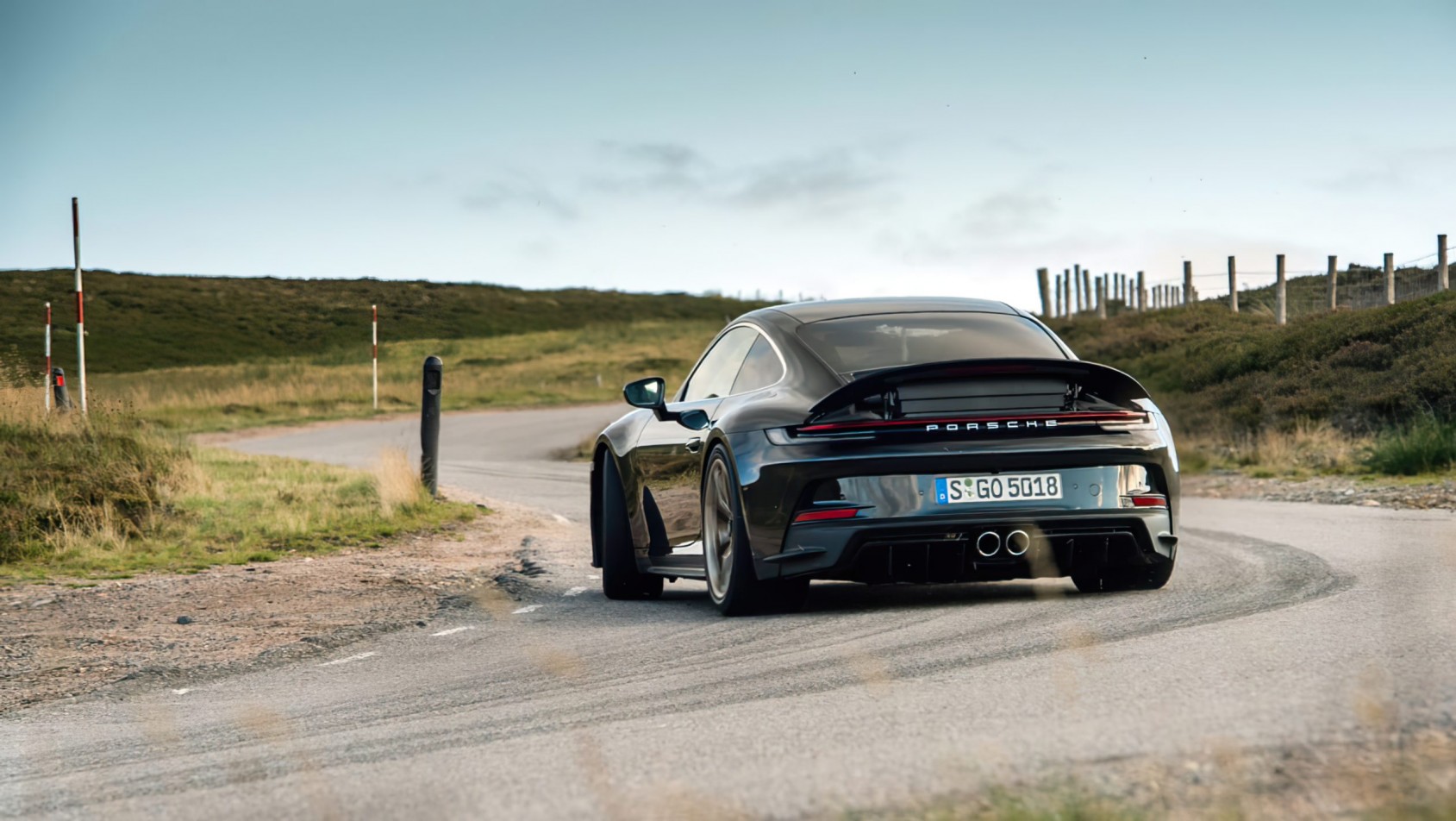 Porsche 911 GT3 Touring tył auta