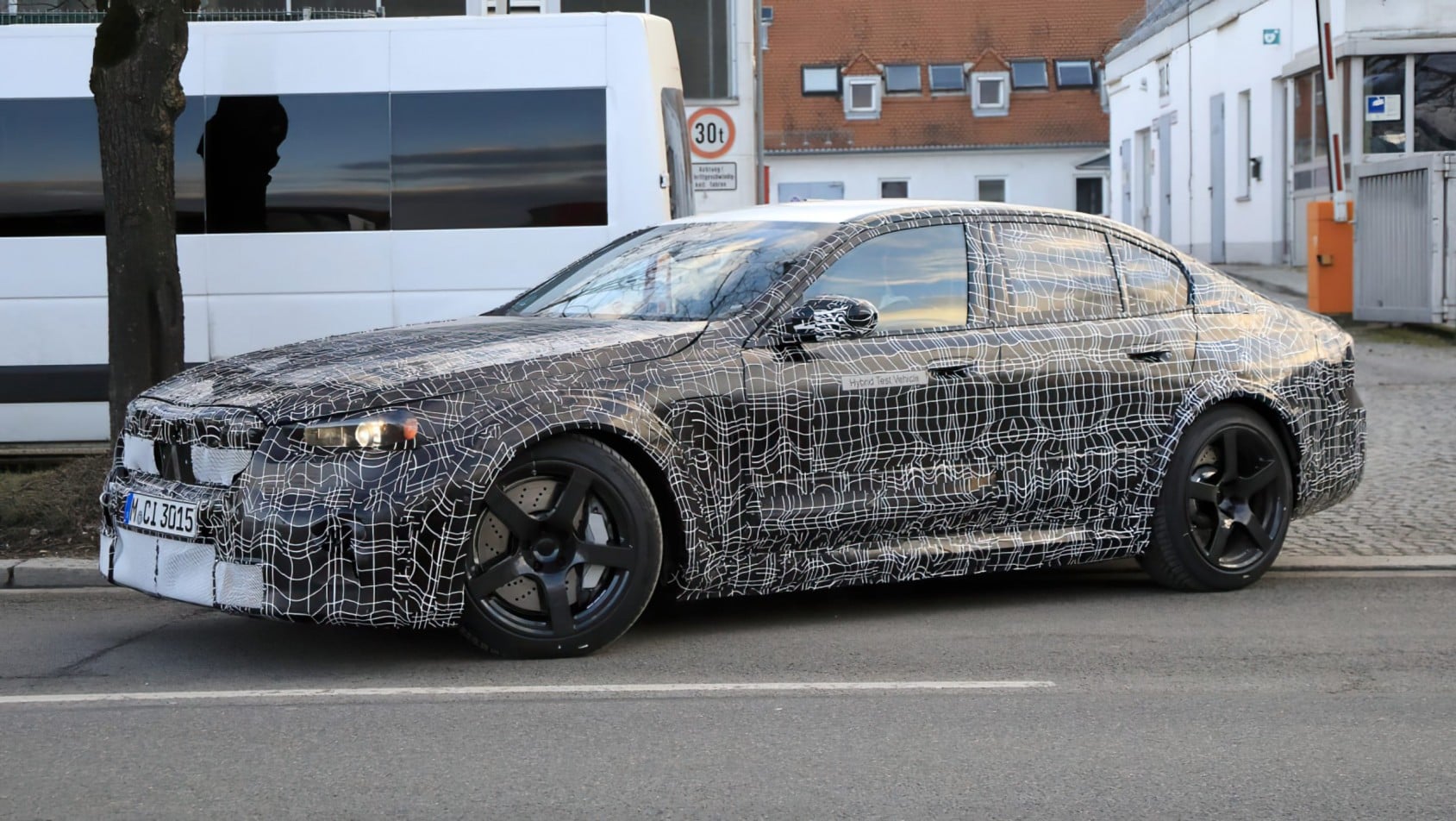 2024 BMW M5 PHEV spyshot podczas testów