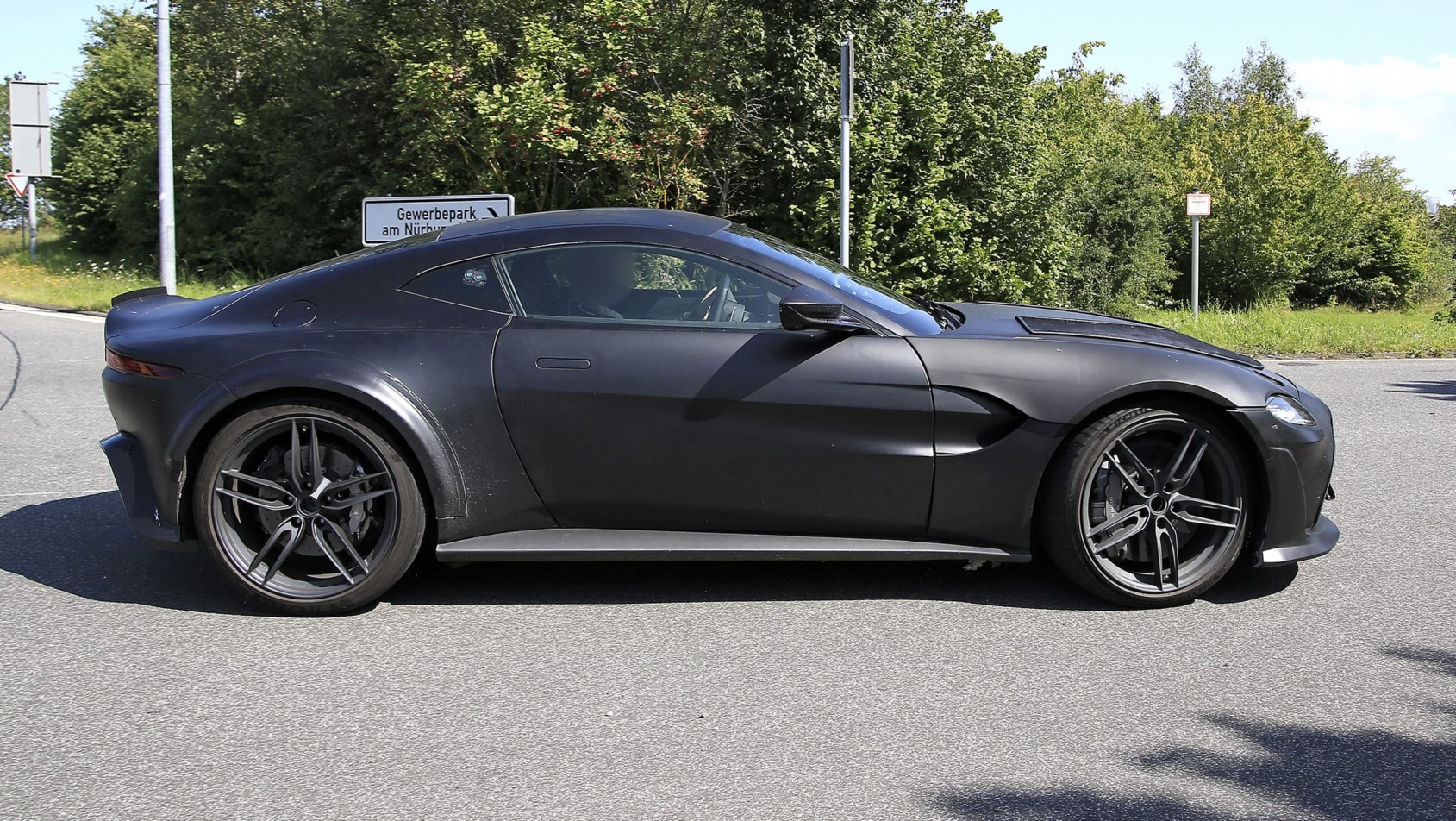 Aston Martin Vantage RS sylwetka