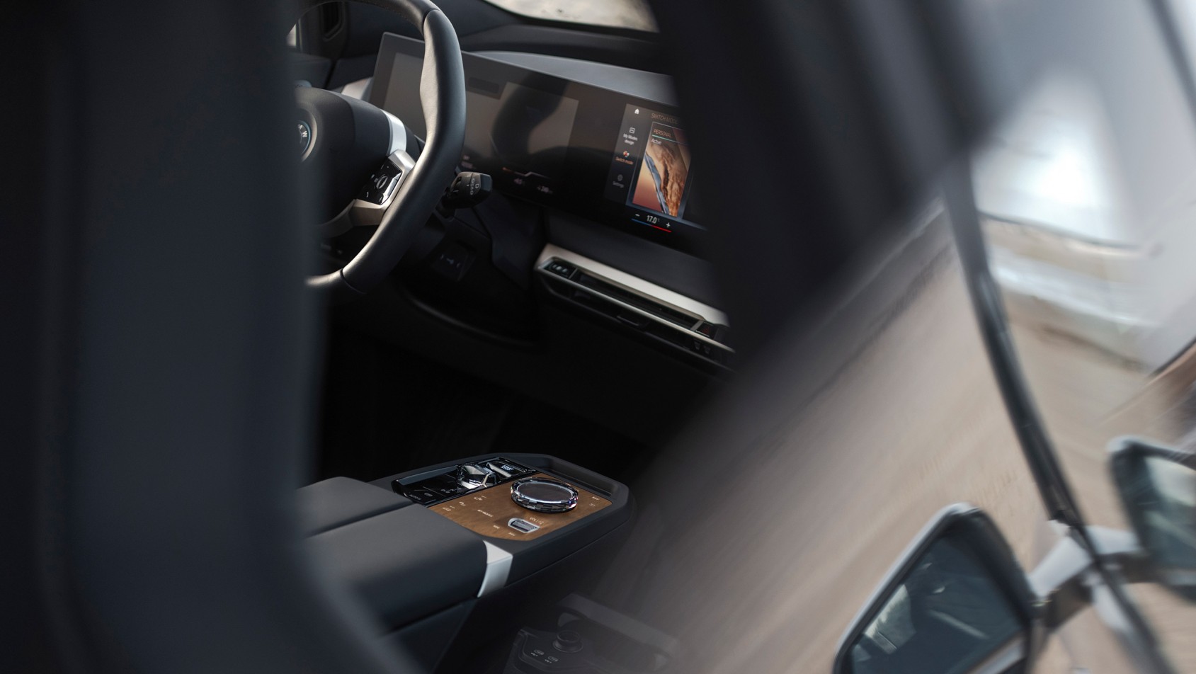 BMW iX M60 wnętrze auta