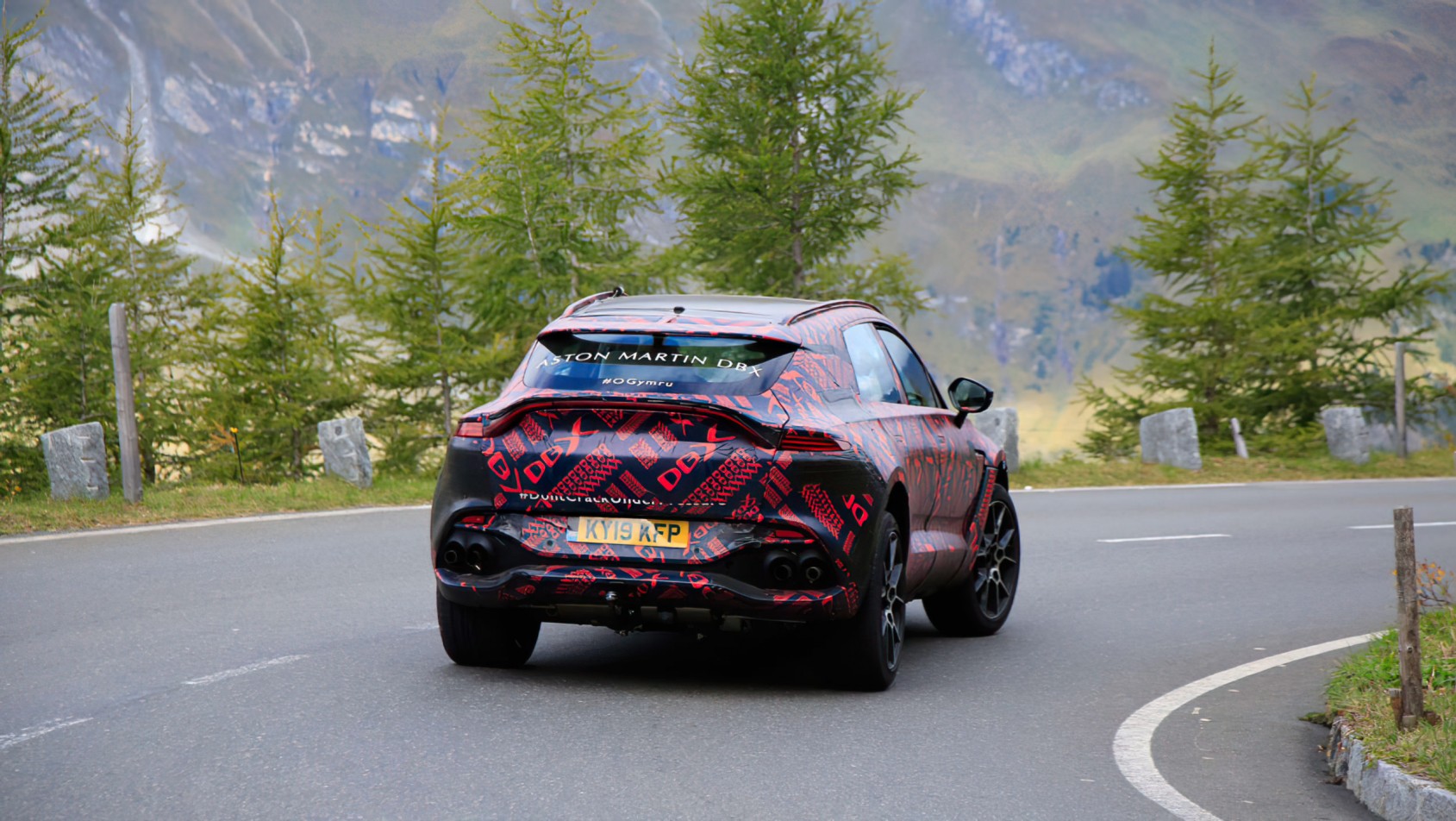 Aston Martin DBX