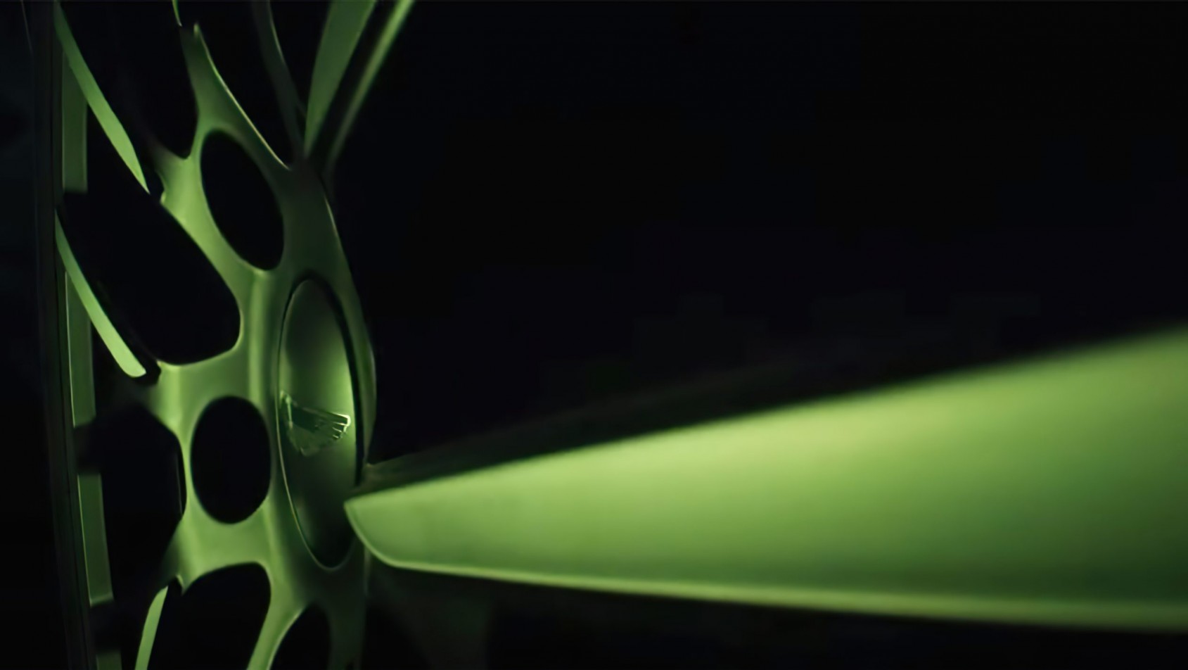 Aston Martin DBX koło