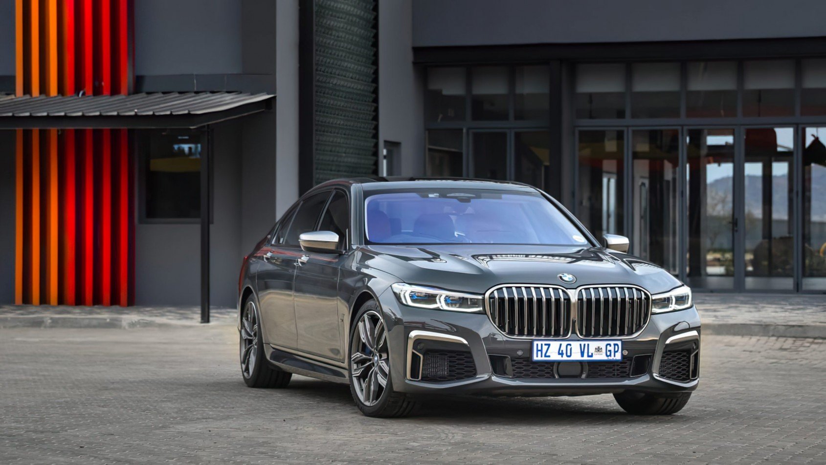 BMW M760 Li