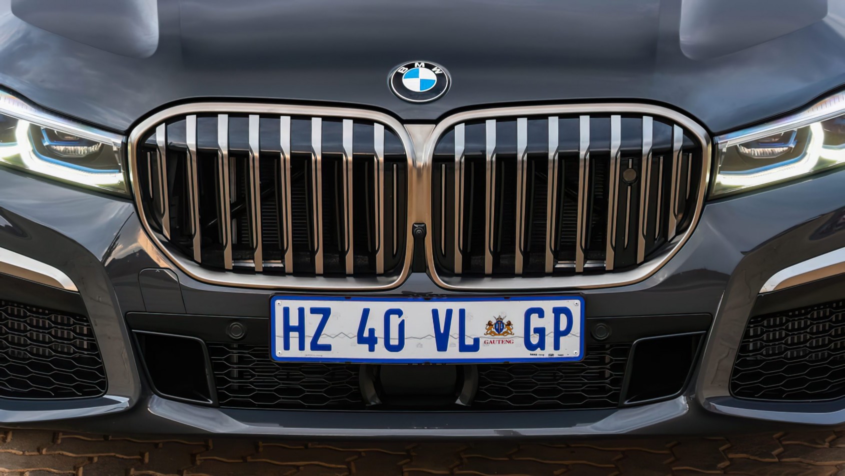 BMW M760Li Final Edition grill