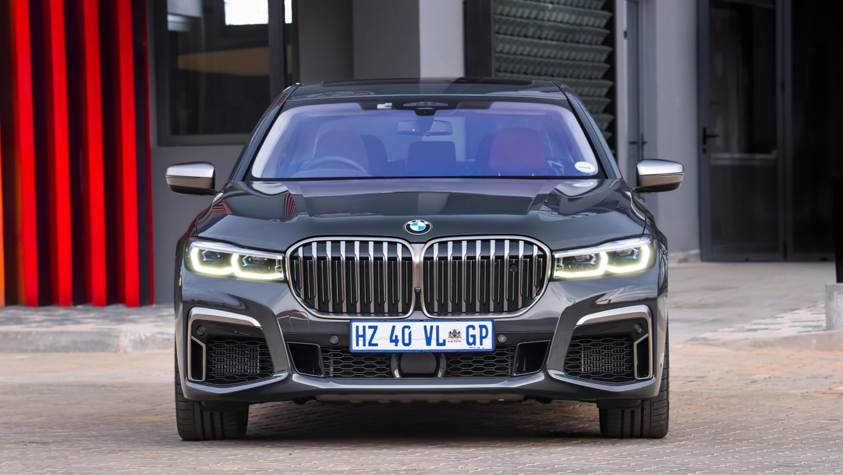 BMW M760Li Final Edition przód