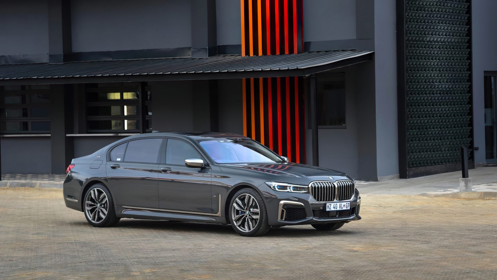 BMW M760Li Final Edition linia auta