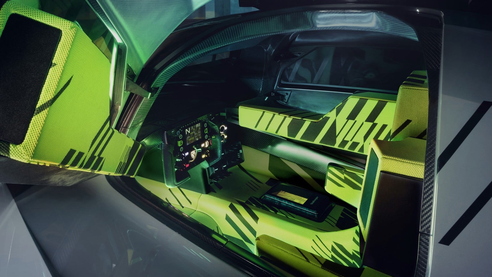 Wnętrze Peugeot 9X8 Le Mans Hypercar