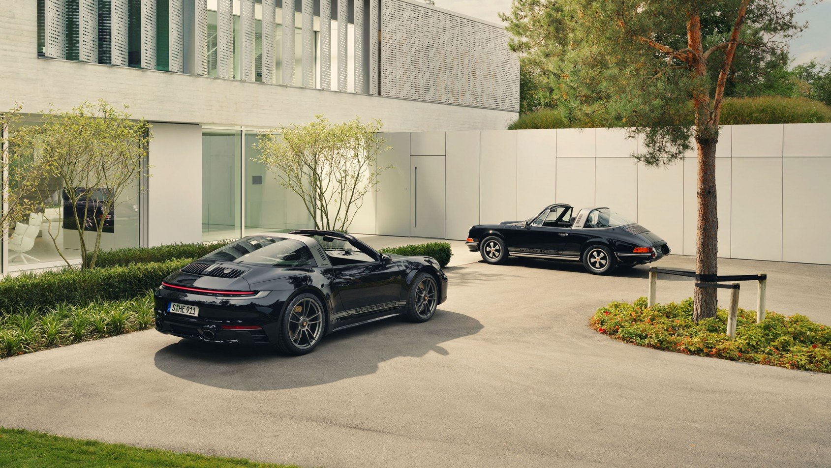 Porsche 911 Edition 50Y na podjeździe