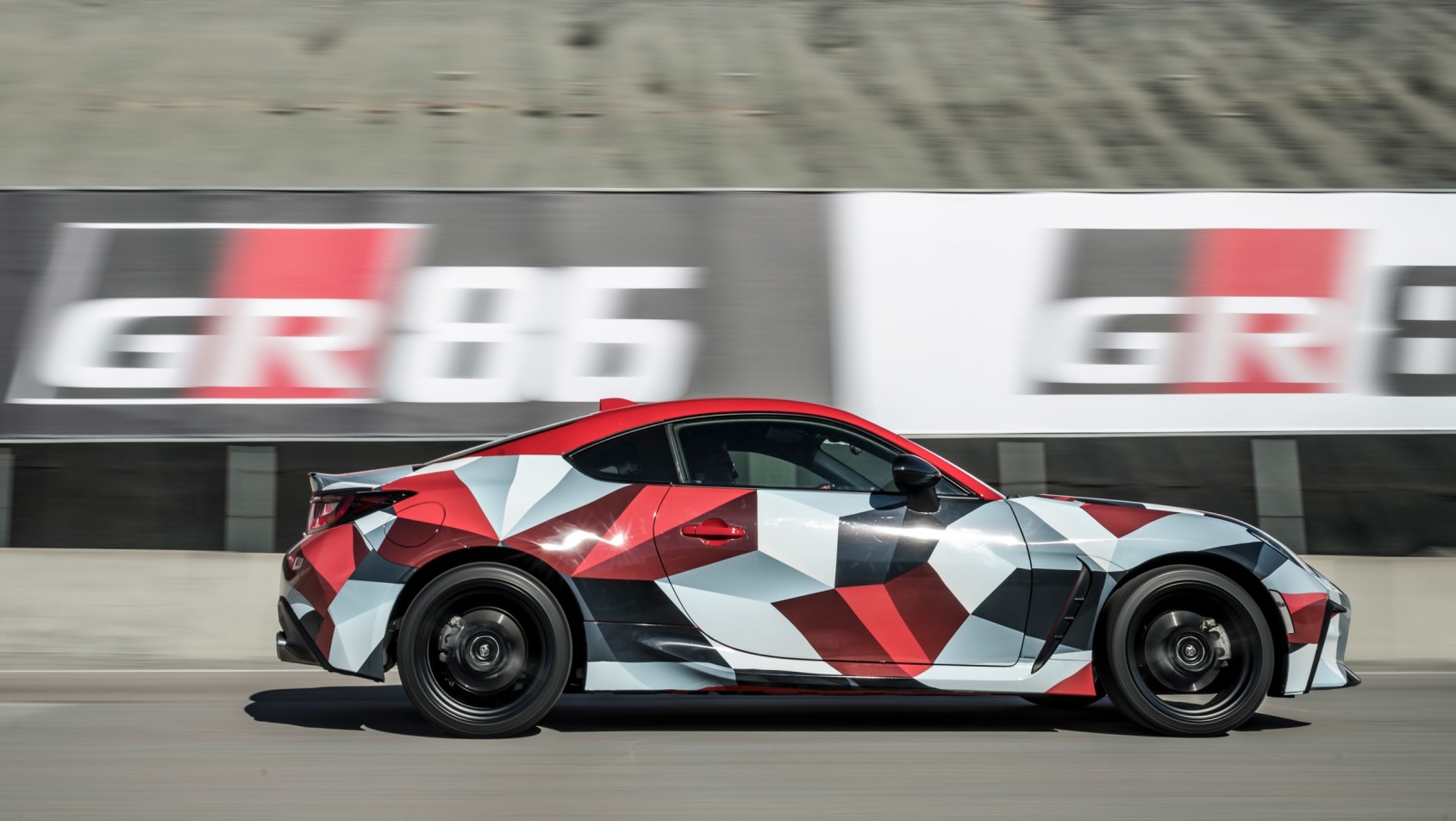 Toyota GR86 z boku