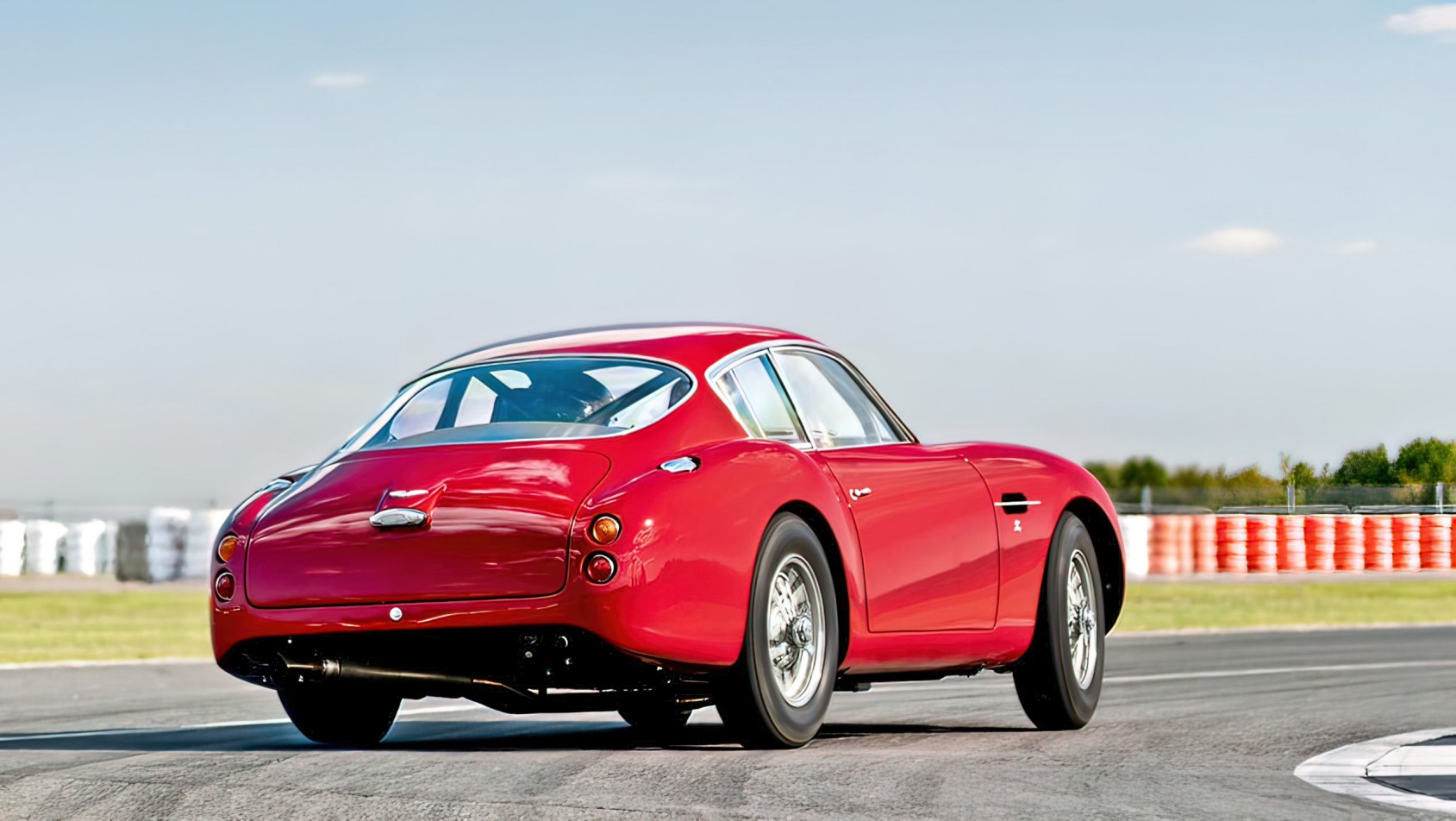 Richard-Meaden-Aston-Martin-DB4GT-Zatao-©-Photo-Max-Earey-020