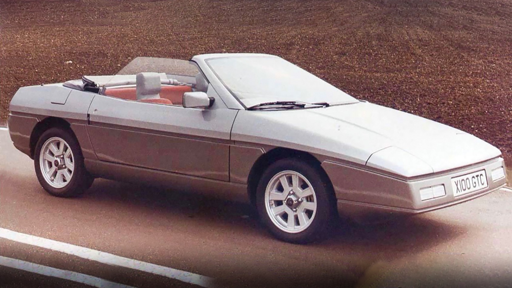 Lotus M90 Elan