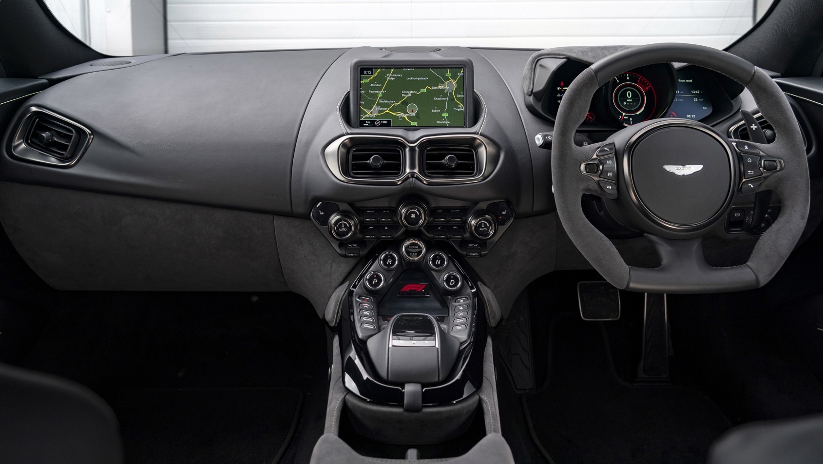 Aston-Martin-Vantage-F1-Edition-review-7