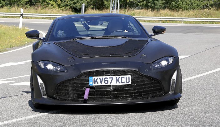 Aston Martin Vantage RS przód
