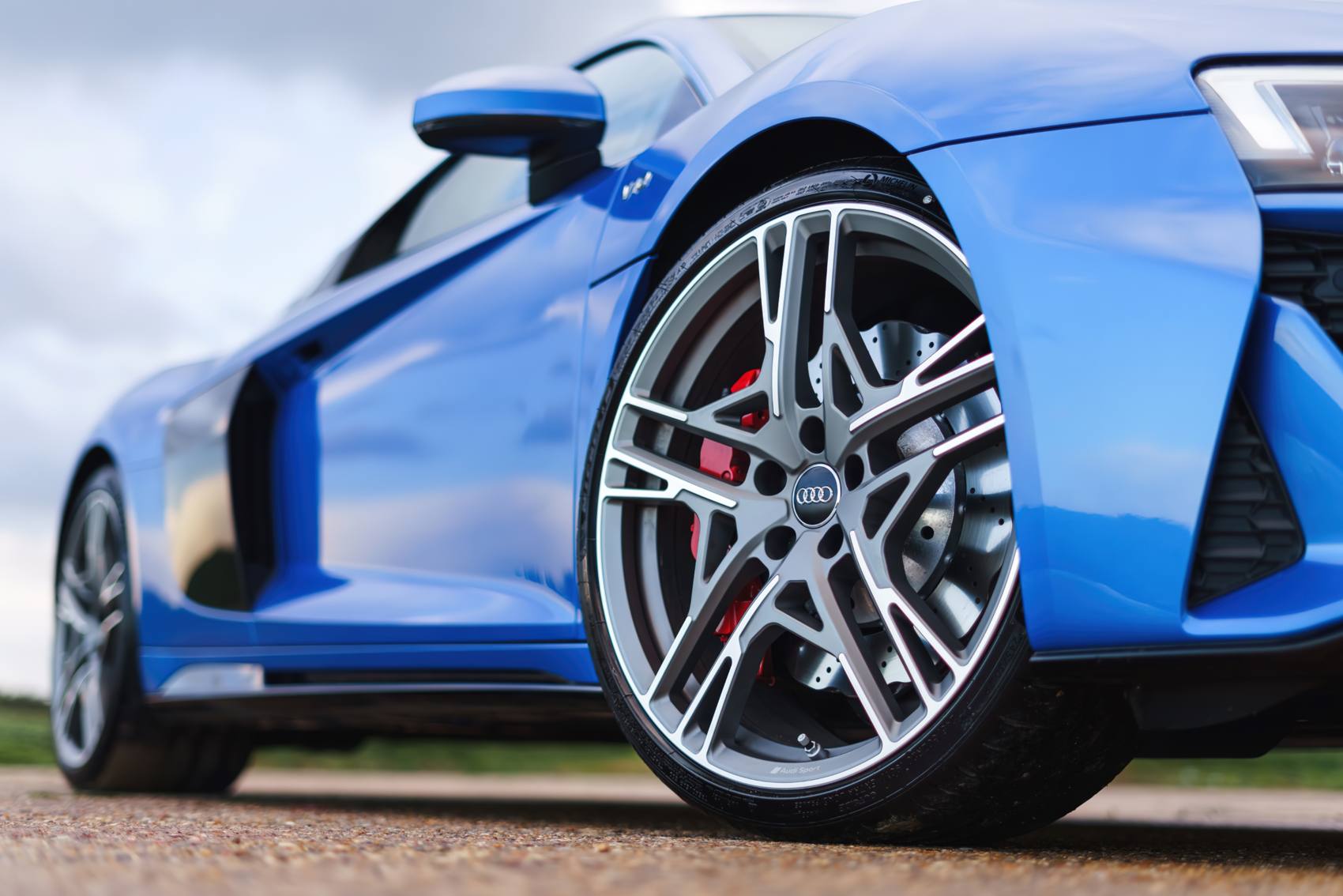 Koła niebieskiego Audi R8