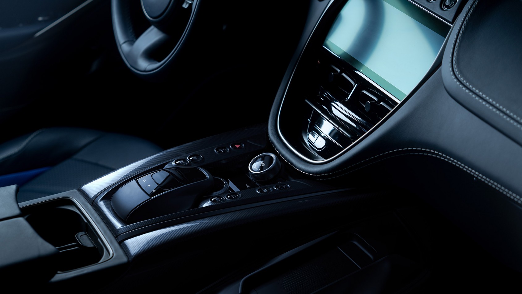 Aston Martin DBX707 - detale wnętrza