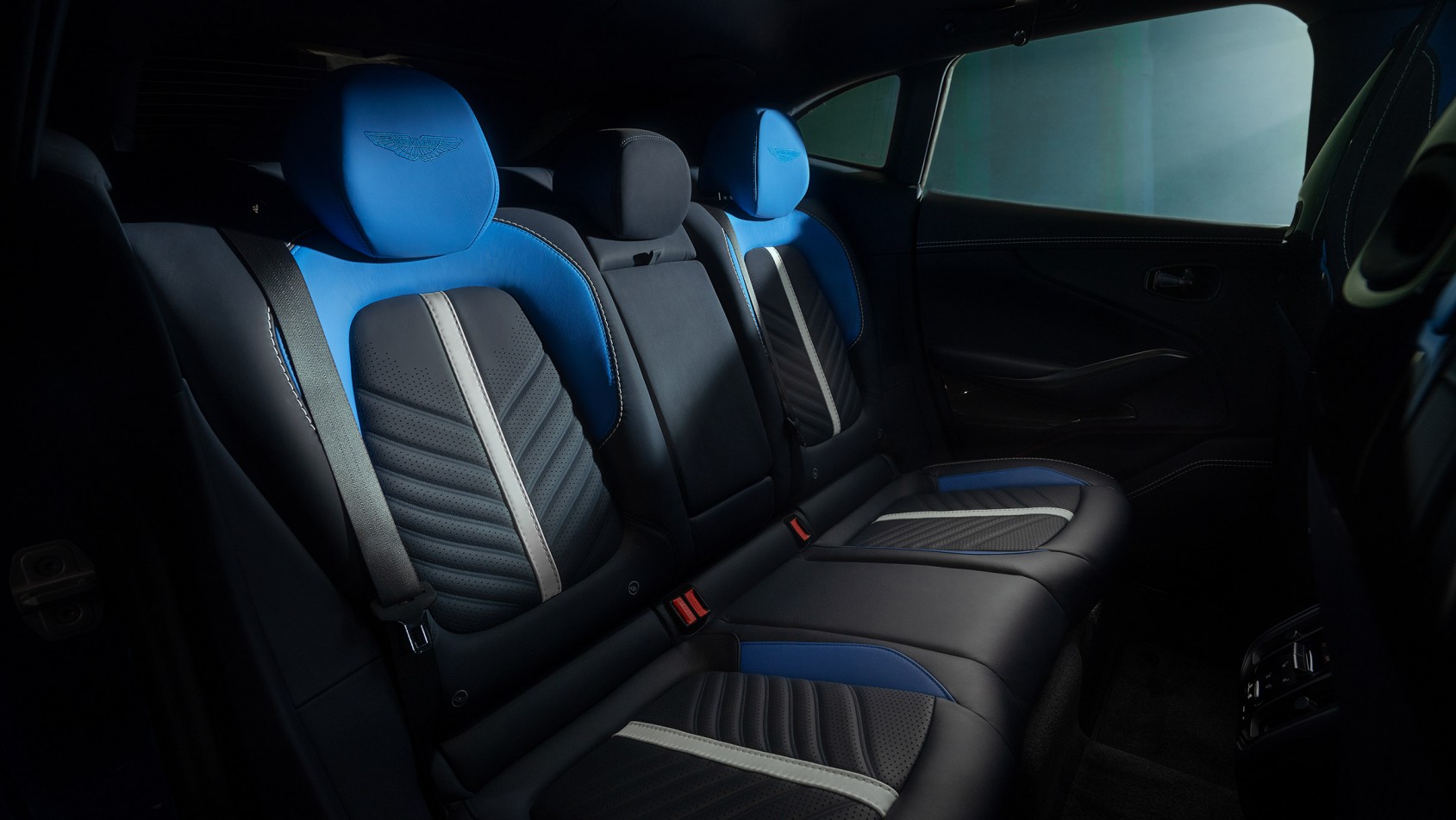 Aston Martin DBX707 - fotele