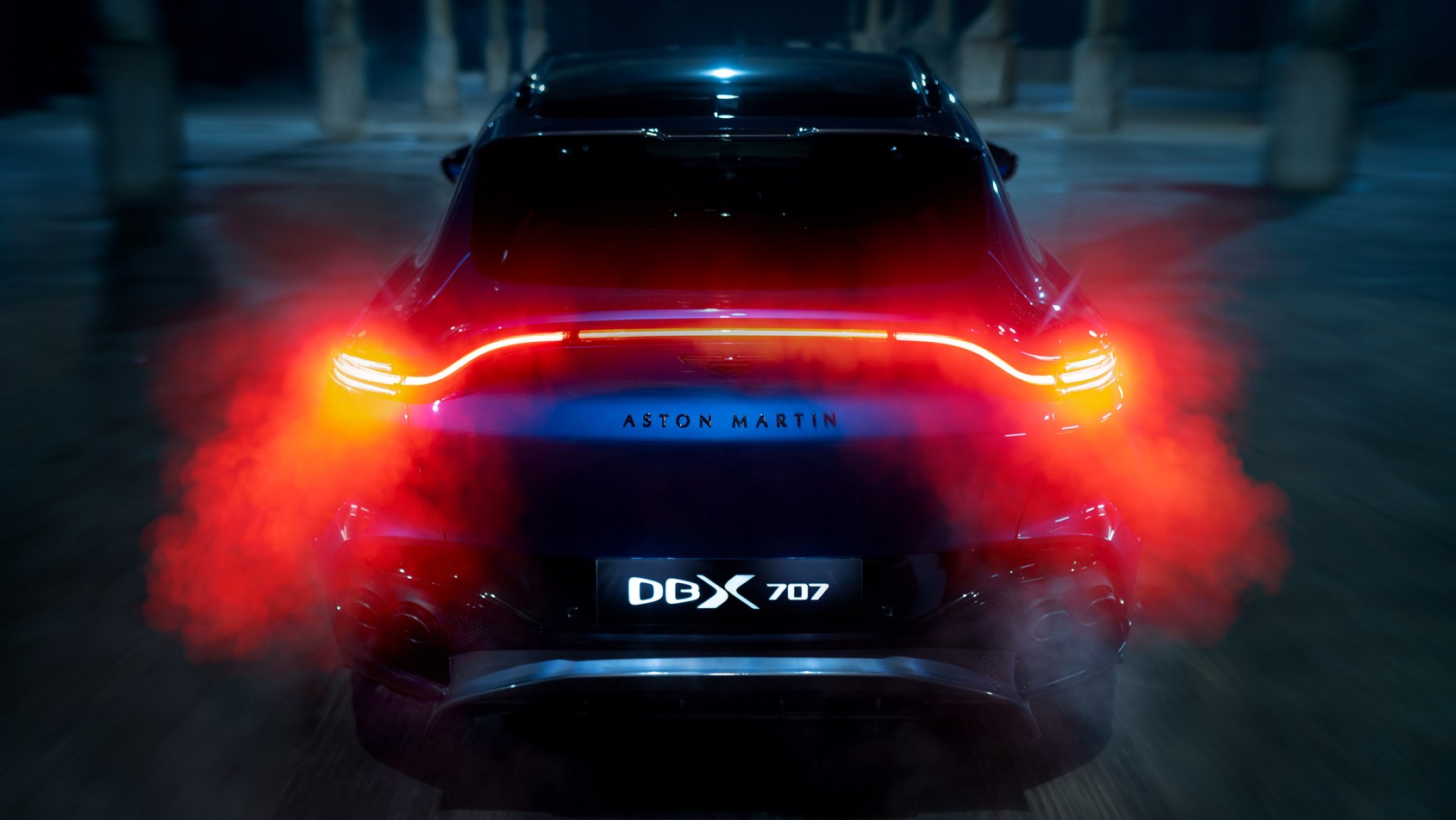 Aston Martin DBX707 - światła stop