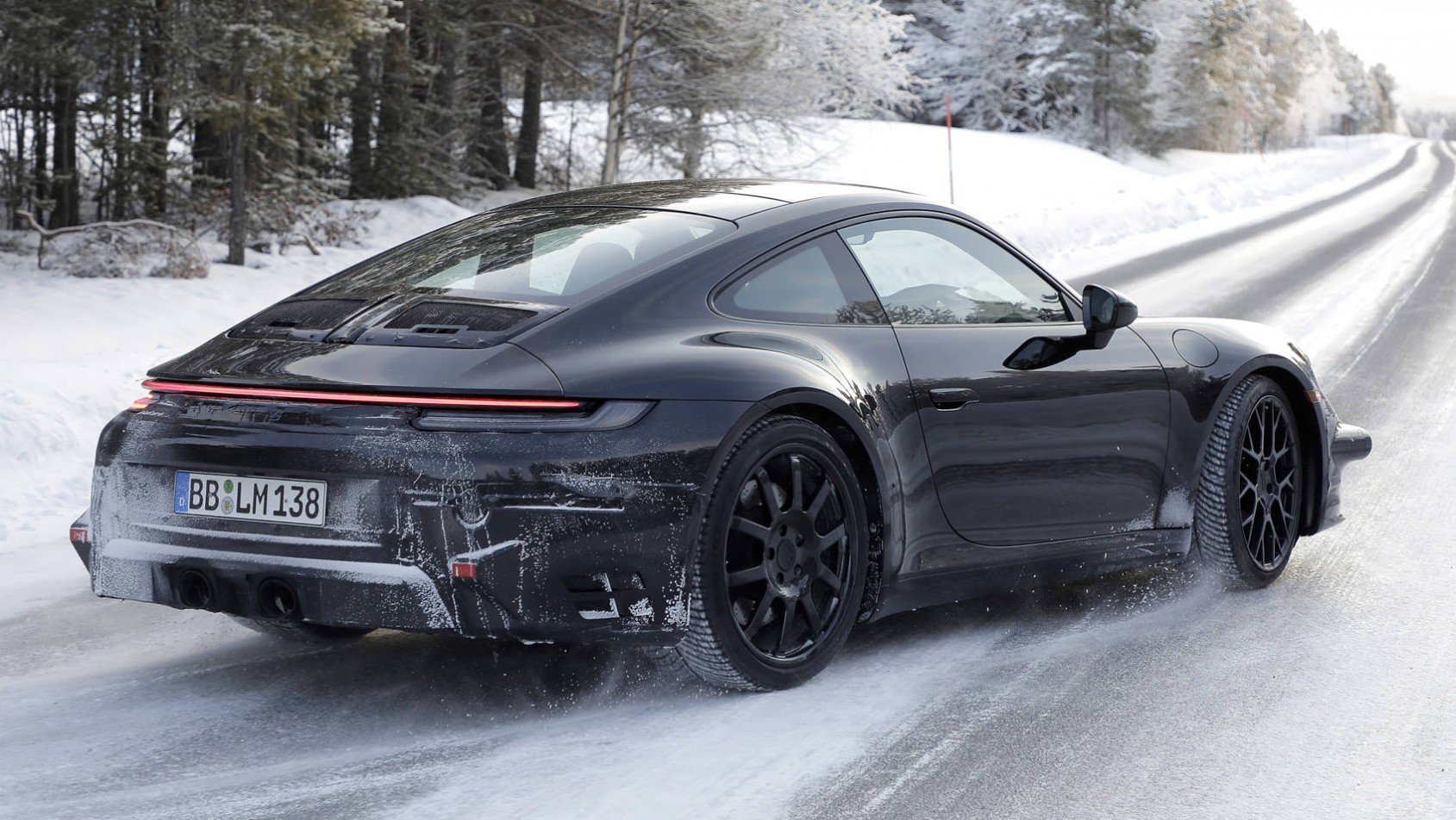 Porsche 911 Carrera prototype facelift 22-6-gigapixel-standard-width-1700px