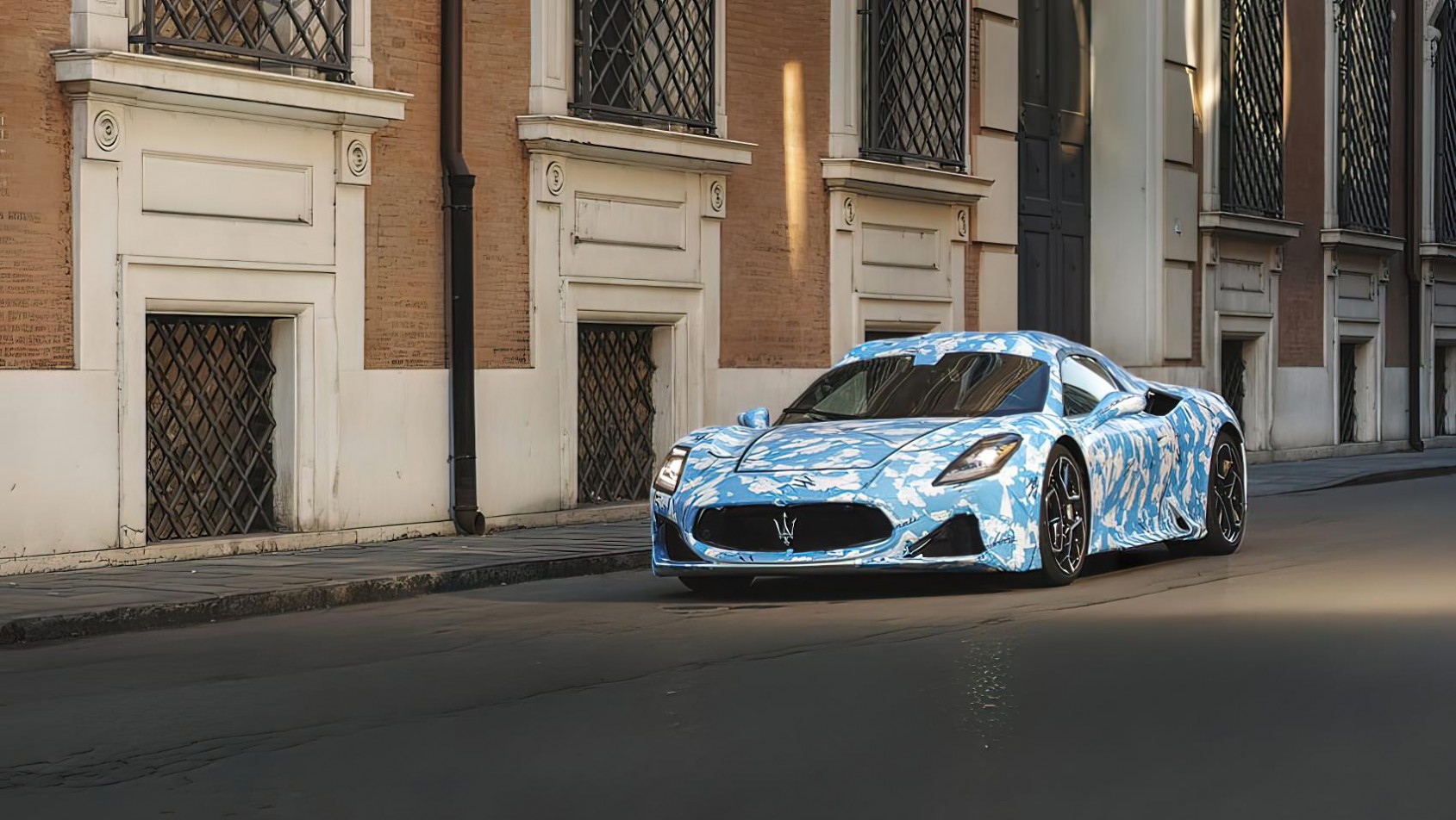 MC20 Maserati w mieście