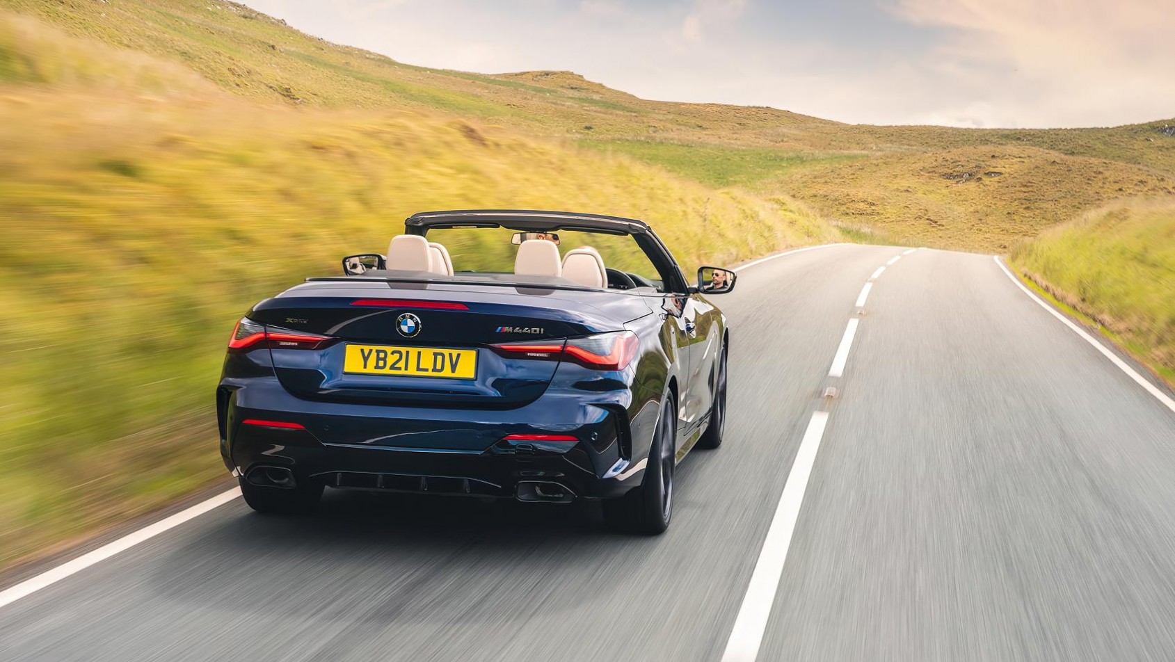 BMW M440i Cabrio z tyłu