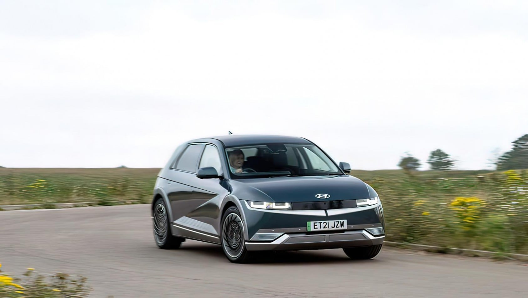 Hyundai Ioniq 5 na zakręcie